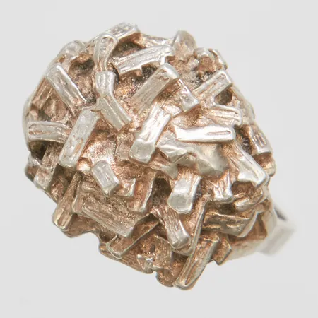 Ring stl:17¾, bredd 2,5-16mm, 925/1000 silver Vikt: 8,5g Vikt: 8,5 g