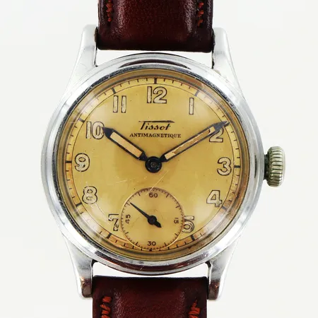 Damur Tissot Antimagnetique stål manuell, Ø32mm, liten sekundvisare, 1940/1950-tal, repor/sprickor på glas, gravyr, läderband ej original 22,5cm, inga tillbehör.