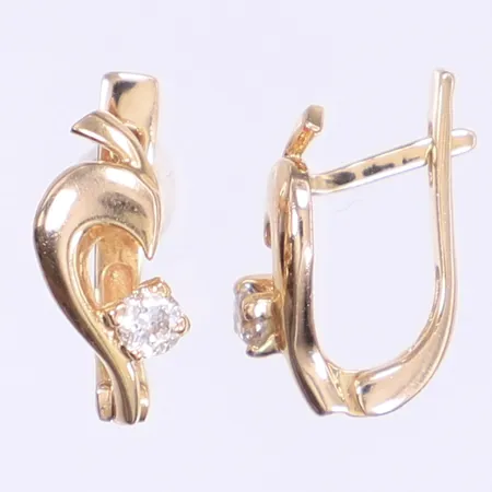 Ett par örhängen med vita stenar 14x5mm 14K Vikt: 2,3 g
