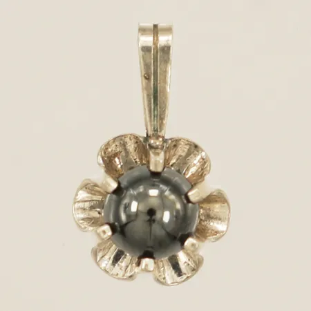 Hänge med hematit längd 15mm, bredd 10mm silver 835/1000 Vikt: 1,5 g