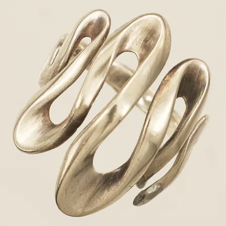 Ring stl:18½ bredd 3,1-27,4mm GHA defekt silver 925/1000 Vikt: 5,8 g