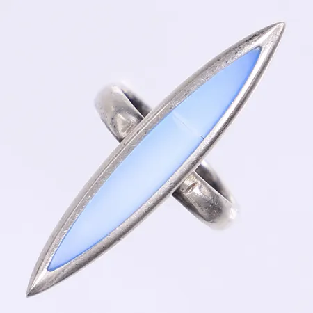 Ring med ljusblå sten stl:16¼ bredd 3-37mm silver 925/1000 Vikt: 4,1 g