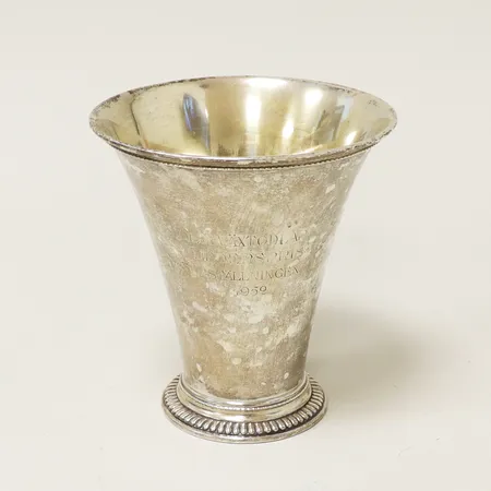Hänge rosa sten droppe 17x10mm 18K.  Vikt: 1,1 g