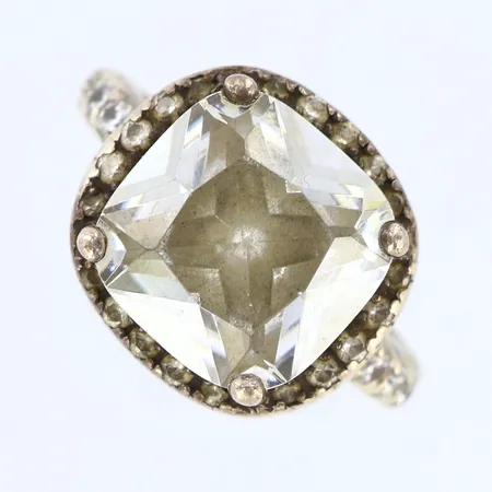 Ring med vita stenar stl: 18, bredd: 3-16mm, sten saknas, repig, 925/1000 silver Vikt: 10,1 g