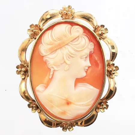 Brosch camé, längd 56mm, bredd 44,3mm, 14K. Vikt: 15,2 g