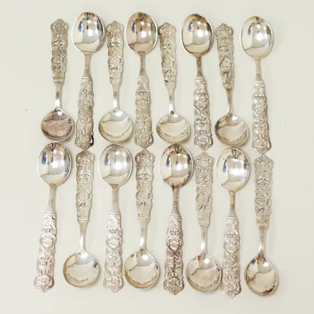 Kedja Singapore längd 48,8cm bredd 1mm 14K.  Vikt: 1,3 g