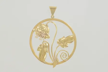 Hänge längd 4 cm,bredd 3 cm 18K  Vikt: 3,1 g