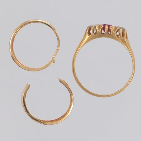 Örhängen ring, stenar, skadat, defekt, 18K  Vikt: 3,8 g