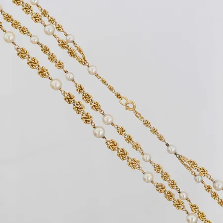 Collier dubbelradigt med odlade saltvattenpärlor, Ø4-5,5mm, längd 36cm kortaste raden, 18K guld Vikt: 19,4 g