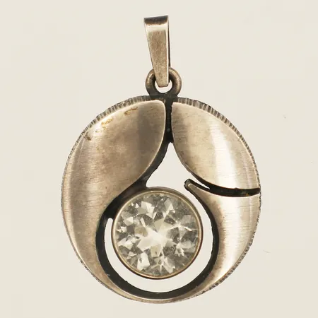 Hänge med bergkristall Karl Laine Finnfeeling längd inkl ögla 33,5mm bredd 23,9mm silver 925/1000 Vikt: 6 g