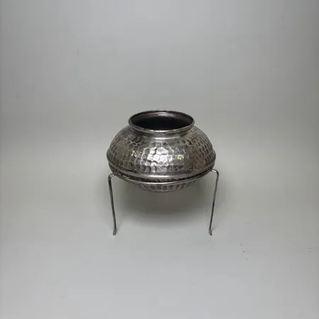 Skål med ställning, höjd ca 12cm, bredd 11,5cm, 830/1000 Silver 168,7g.