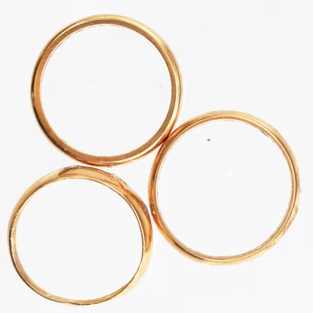 Diverse guld, stenar, ojämnheter, gravyrer, 18K. Vikt: 8,7 g