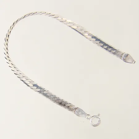 Collier manglad Pansar längd 42cm bredd 4,9mm något ojämn vid lås silver 925/1000 Vikt: 17,1 g