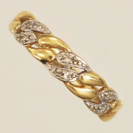 Ring med diamanter 6xca0,005ct stl:18¾ bredd 4,7mm GHA fattning i vitguld 18K Vikt: 2,2 g