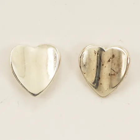 Ett par örhängen hjärtan 8x8mm silver 925/1000 Vikt: 1,1 g