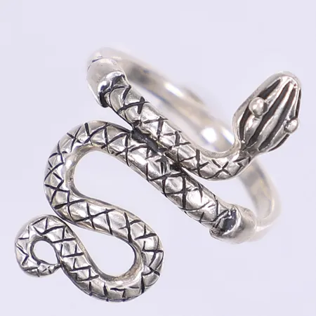Ring orm stl:17¾ bredd 2-27mm silver 925/1000 Vikt: 3,9 g