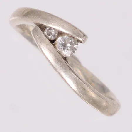 Ring vita stenar stl: 19½ silver 925/1000 Vikt: 3 g