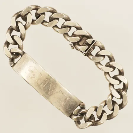 Armband pansar med gravyrbricka längd 22,5cm, bredd 13mm gravyr silver Vikt: 72,4 g