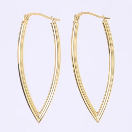 Ett par örhängen GHA, längd 38mm, bredd 14mm, 18K Vikt: 1,7 g