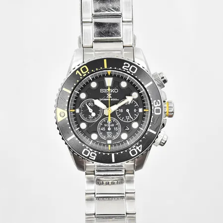 Herrur Seiko Prospex Solar Kronograf, stål, sol/ljusdriven quartz, Ø43mm, refnr SSC613P1, boettnr V175-0AD0, serienr 744319, datum, ej funktionstestad, repig vridning samt glas, vridring sitter fast, årsmodell ca 2017, inga tillbehör.
