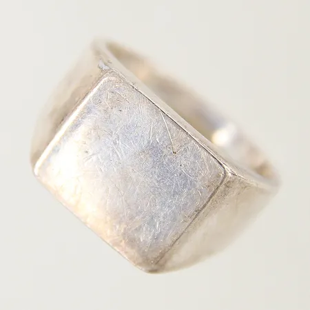 Ring stl:22¼ bredd 6,8mm öppen modell silver 925/1000 Vikt: 7,9 g