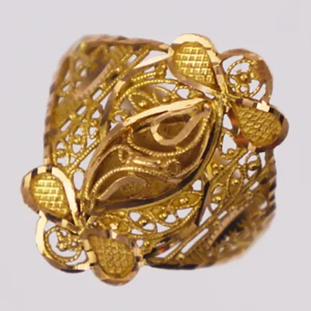 Ring mönstrad stl:17½, bredd 2-20,7mm, 21K  Vikt: 3 g