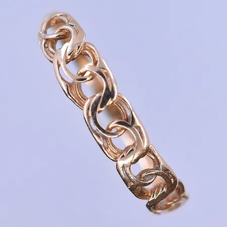Ring Bismarck stl:15¾ bredd 1-3 mm 18K. Vikt: 0,6 g