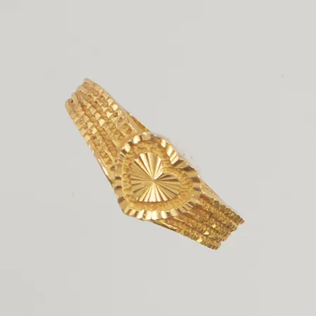 Ring, hjärta, Ø17, bredd: 2,1-7,3mm, 22K, 2,4g.