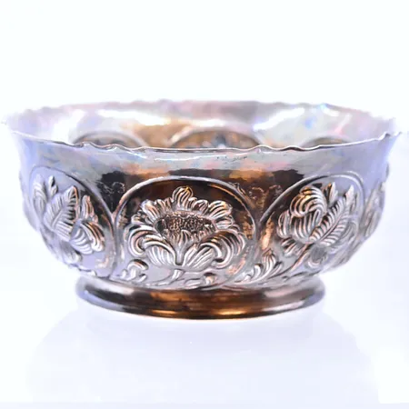 Skål höjd 9,5cm Ø140-225mm silver 830/1000. Vikt: 412,8 g