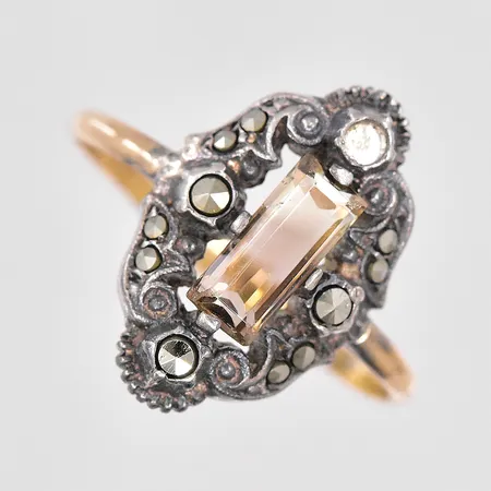Ring med markasiter stl:19¼ fattning silver, skenan 18K Vikt: 2,9 g