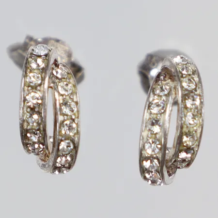 Ett par Örhängen med vita stenar 5x10mm silver 925/1000 Vikt: 1,7 g
