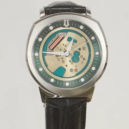 Herrur Bulova Accutron II 41mm stål ref:96A155, Cal.BA101.10, serienr:C877779/16864472, läderband original med viklås, smårepor i glaset vid kl 10.
