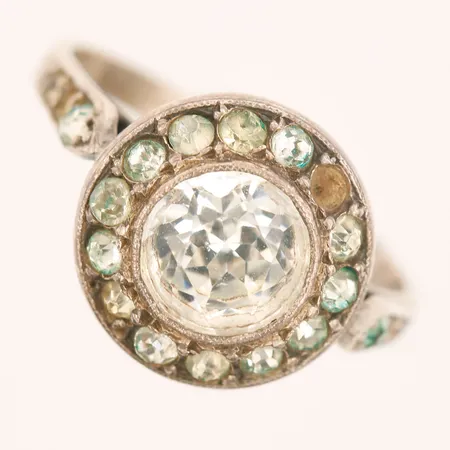 Ring med vita stenar stl:16¾, bredd 2-12mm, tre stenar saknas, silver Vikt: 2,8 g