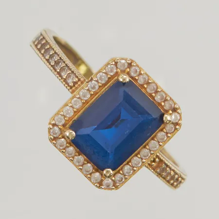 Ring, blå sten, Ø16¾, bredd: 2,3-10,9mm, 18K, 2,4g.