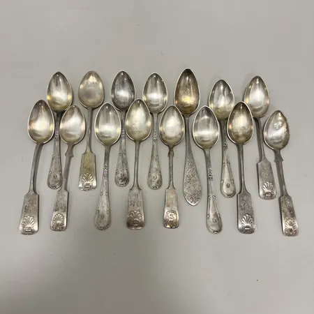 Femton skedar längd 12,5-13cm Silver 830/1000.  Vikt: 233,7 g