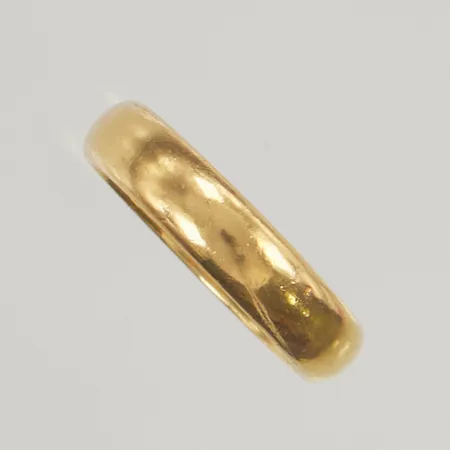 Ring stl:18½ bredd 5mm gravyr 23K 7,3g.