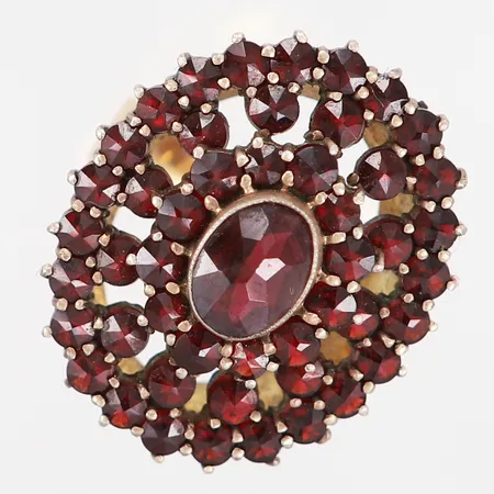 Ring med granater stl:16½ bredd: 4-27mm, 14K Vikt: 11,9 g