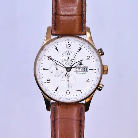 Herrur, Jacques Lemans, Ø43,5mm, chronograph, med läderband, nr: 1-1844, bruksslitage, batteribyte behövs, ej funktions testad, inga tillbehör.