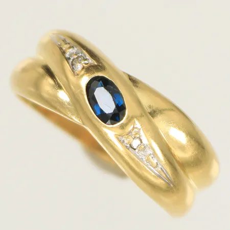 Ring med blå och vita stenar, stl 19, bredd 4-8mm (något ojämn skena) 18K, 2,9g