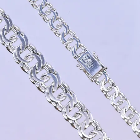 Collier doserad Bismarck Guldfynd längd 50 cm bredd 8-13 mm silver 925/1000. Vikt: 53,3 g