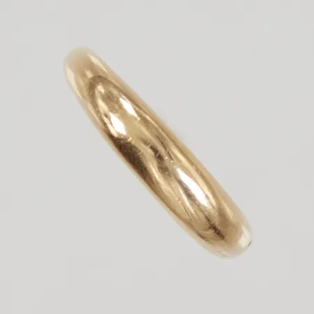 Ring stl:17½ bredd 1,1-4,6, skev, sliten, gravyr, CGH, 18K, Vikt: 2,9 g