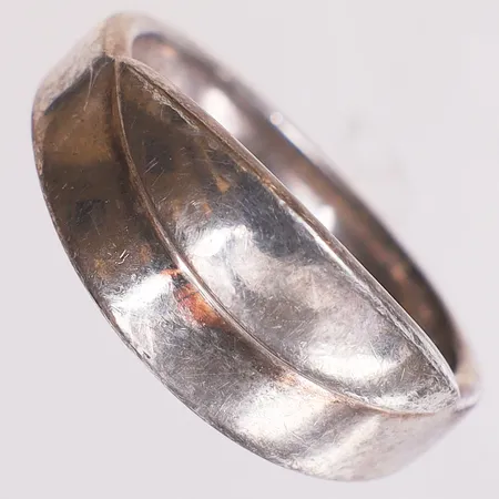 Ring stl:19 bredd 3-9,3mm, GHA silver 925/1000 Vikt: 5,1 g