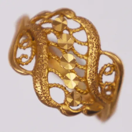 Ring mönstrad stl:19, bredd 2-13,6mm, 21K Vikt: 3,4 g