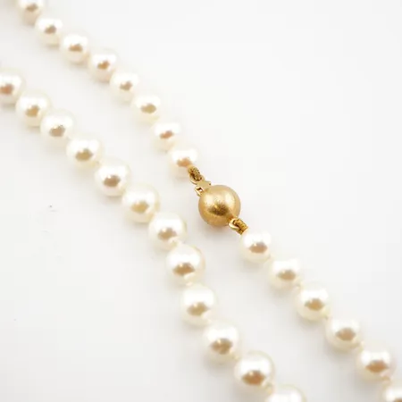 Collier m pärlor och lås 18k, 45cm, Ø6,5mm, 18k Vikt: 23,5 g