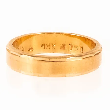 Ring mönstrad stl:16 bredd 4mm höjd 1,3mm, 18K 4,2g. 