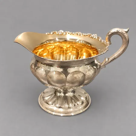 Gräddsnipa höjd ca 7cm, förgylld insida silver 830/1000 Vikt: 87 g