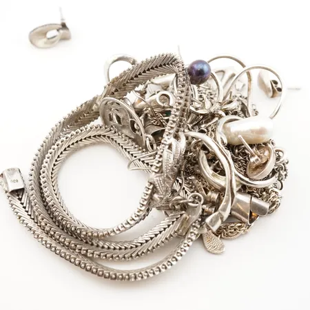 Diverse silversmycken Vikt: 113 g