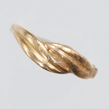Ring defekt 18K Vikt: 1,5 g