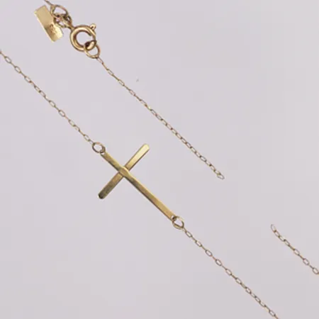 Collier integrerat kors längd ca 42cm, defekt av, 14K  Vikt: 0,9 g