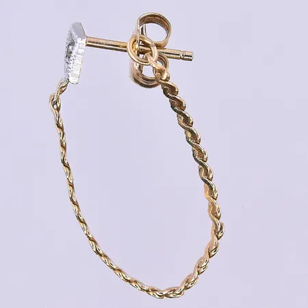 Udda örhänge stl: 27x1mm 14K. Vikt: 0,5 g